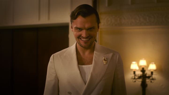 Ray Nicholson in "SMILE 2"