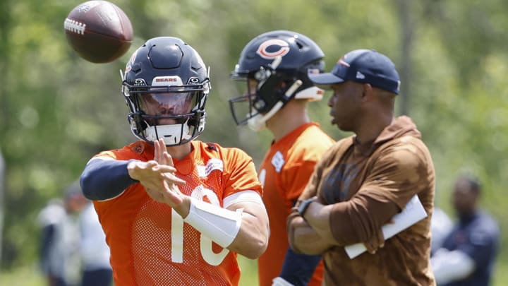 Caleb Williams takes the field Saturday for his first training camp practice happy the contract stuff is over for now. Caleb Williams takes the field Saturday for his first training camp practice happy the contract stuff is over for now.