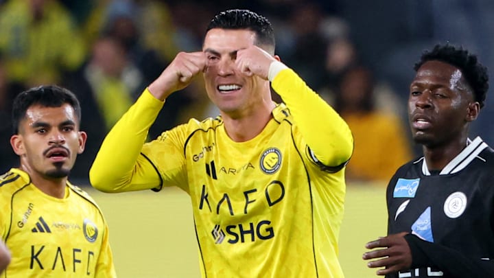 การเตะจักรยานที่สวยงามของโรนัลโดถูกบดบังด้วยความขัดแย้ง ขณะที่ดาวดังระบายความโกรธด้วยการล้อเลียน