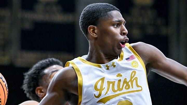 Notre Dame Fighting Irish guard Markus Burton (3) passes the ball