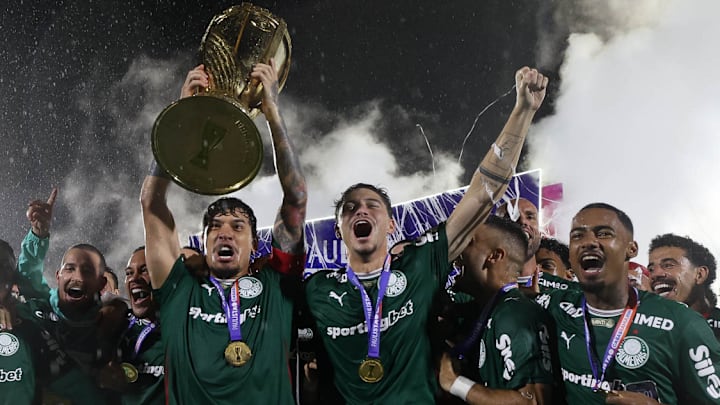 O paraguaio Gustavo Gómez é o jogador com mais títulos na história palmeirense