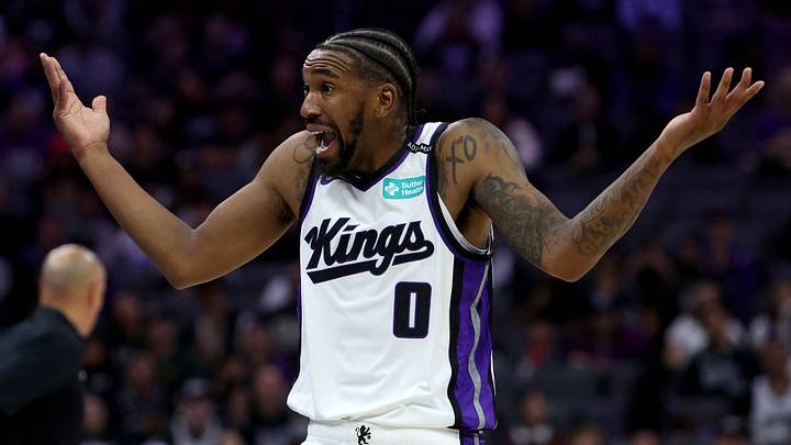 Oct 25, 2026; Sacramento, California, USA; Sacramento Kings guard Malik Monk (0) reacts towards referee, John Butler, after a play against the Memphis Grizzlies during the second quarter at Golden 1 Center. Mandatory Credit: Dennis Lee-Imagn Images Oct 25, 2026; Sacramento, California, USA; Sacramento Kings guard Malik Monk (0) reacts towards referee, John Butler, after a play against the Memphis Grizzlies during the second quarter at Golden 1 Center. Mandatory Credit: Dennis Lee-Imagn Images