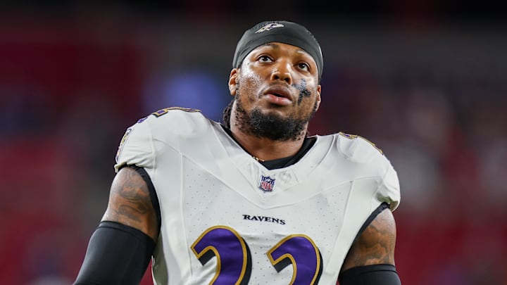 Baltimore Ravens running back Derrick Henry warms up before a game.