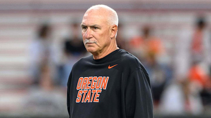Oct 18, 2025; Corvallis, Oregon, USA; Oregon State Beavers interim head coach Robb Akey on the field before the game against the Lafayette Leopards at Reser Stadium. Mandatory Credit: Craig Strobeck-Imagn Images Oct 18, 2025; Corvallis, Oregon, USA; Oregon State Beavers interim head coach Robb Akey on the field before the game against the Lafayette Leopards at Reser Stadium. Mandatory Credit: Craig Strobeck-Imagn Images
