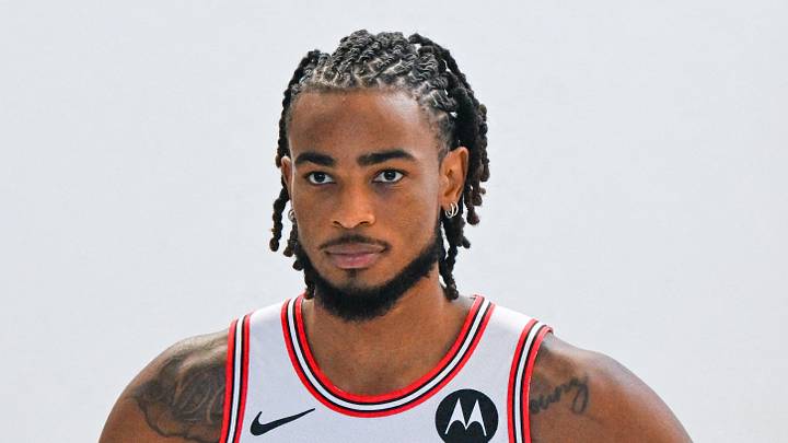 Chicago Bulls center Nic Claxton (9)  poses during media day.  