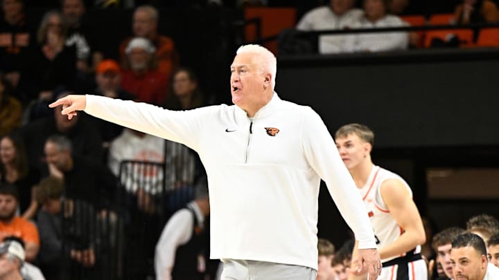 Feb 7, 2026; Corvallis, Oregon, USA; Oregon State Beavers head coach Wayne Tinkle directs his players during the second half against the Gonzaga Bulldogs at Gill Coliseum. Mandatory Credit: Craig Strobeck-Imagn Images