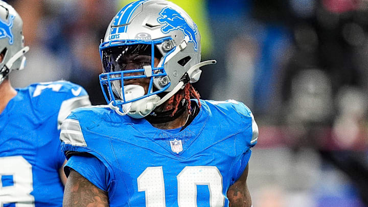 Detroit Lions linebacker Kwon Alexander (10).