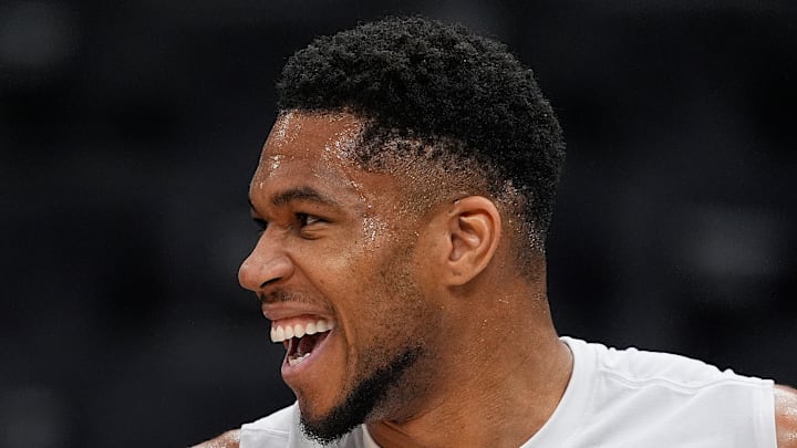 Sacramento Kings v Milwaukee Bucks