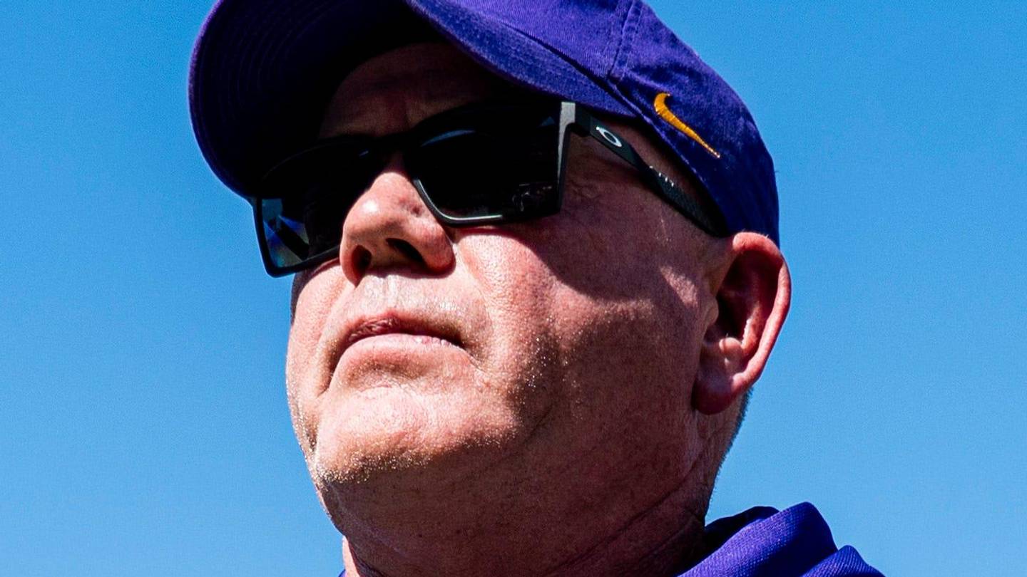 SEC football news roundup: Brian Kelly hired, Texas beats Ohio State for 4-star recruit