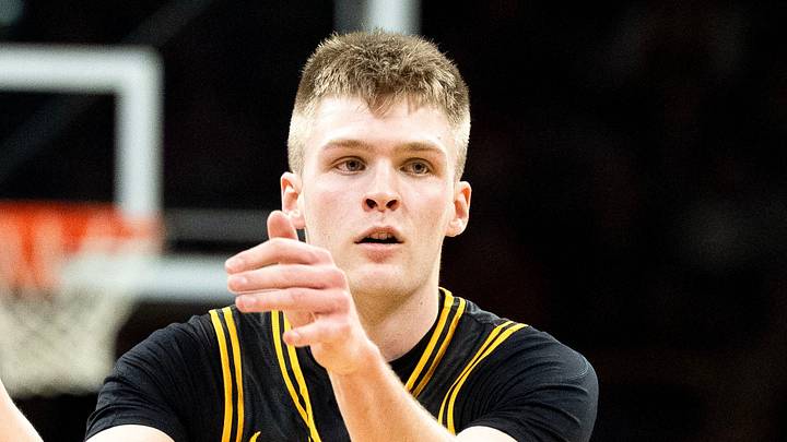 Iowa guard Bennett Stirtz (14) passes the basketball during a Big Ten game against the Nebraska Cornhuskers Feb. 17, 2026 at Carver-Hawkeye Arena in Iowa City, Iowa. Iowa guard Bennett Stirtz (14) passes the basketball during a Big Ten game against the Nebraska Cornhuskers Feb. 17, 2026 at Carver-Hawkeye Arena in Iowa City, Iowa.
