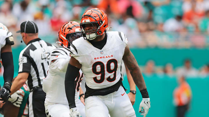 Dec 21, 2025; Miami Gardens, Florida, USA; Cincinnati Bengals defensive end Myles Murphy (99) reacts after a play during the third quarter against the Miami Dolphins at Hard Rock Stadium. Mandatory Credit: Sam Navarro-Imagn Images Dec 21, 2025; Miami Gardens, Florida, USA; Cincinnati Bengals defensive end Myles Murphy (99) reacts after a play during the third quarter against the Miami Dolphins at Hard Rock Stadium. Mandatory Credit: Sam Navarro-Imagn Images