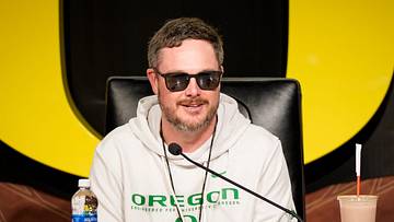 Oregon Ducks Ranked 9th, Land Four-Star Lineman Rowe