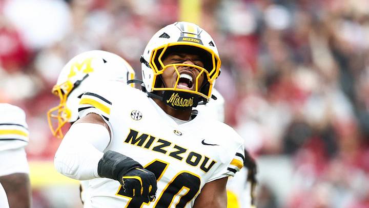 Missouri Tigers linebacker Josiah Trotter (40) reacts during the first quarter against the Oklahoma Sooners