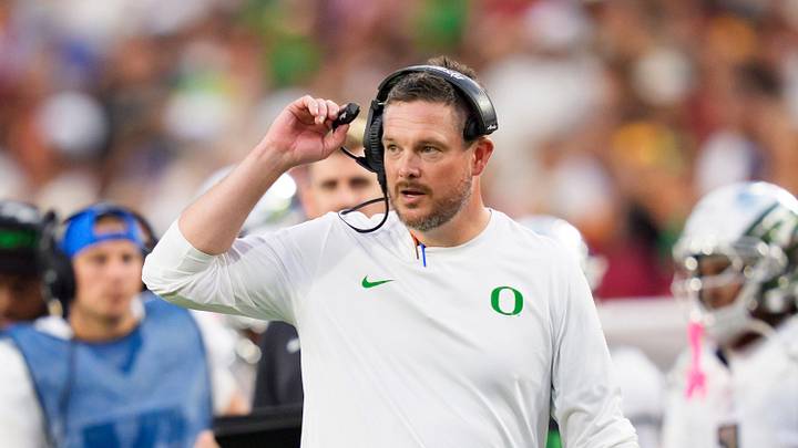 Oregon head coach Dan Lanning walks the sideline as the Oregon Ducks face the USC Trojans on Sept. 26, 2026, at Los Angeles Memorial Coliseum in Los Angeles, California. 