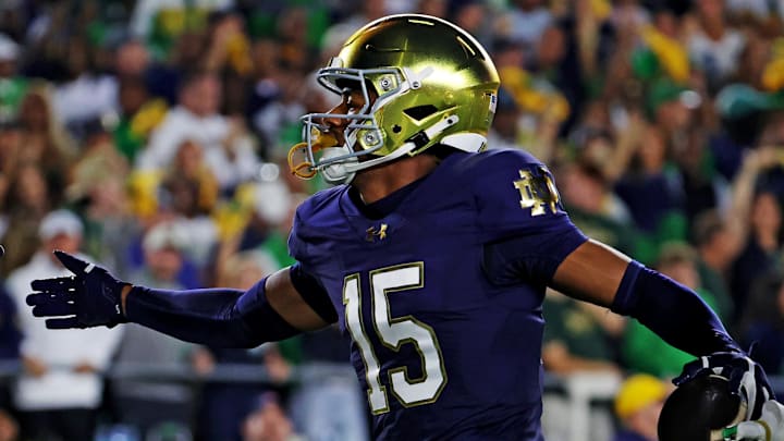 Sep 13, 2025; South Bend, Indiana, USA; Notre Dame Fighting Irish cornerback Leonard Moore (15) reacts after a play against the Texas A&M Aggies during the first half at Notre Dame Stadium. Sep 13, 2025; South Bend, Indiana, USA; Notre Dame Fighting Irish cornerback Leonard Moore (15) reacts after a play against the Texas A&M Aggies during the first half at Notre Dame Stadium.