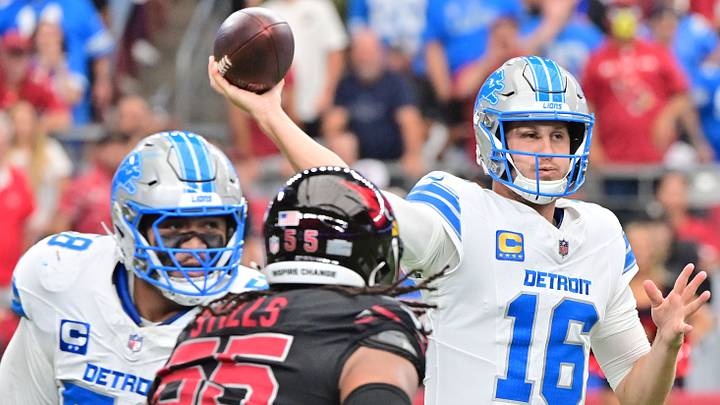 Sep 22, 2024; Glendale, Arizona, USA; Detroit Lions quarterback Jared Goff (16) passes in the first half against the Arizona Cardinals at State Farm Stadium. Mandatory Credit: Matt Kartozian-Imagn Images Sep 22, 2024; Glendale, Arizona, USA; Detroit Lions quarterback Jared Goff (16) passes in the first half against the Arizona Cardinals at State Farm Stadium. Mandatory Credit: Matt Kartozian-Imagn Images