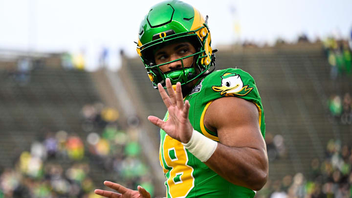 Oregon Ducks tight end Kenyon Sadiq (18) looks on before the game against the James Madison Dukes at Autzen Stadium. 