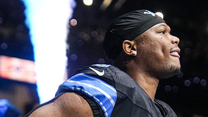 Detroit Lions running back David Montgomery (5) runs onto the field for first half against Tampa Bay Buccaneers at Ford Field in Detroit on Monday, Oct. 20, 2025.