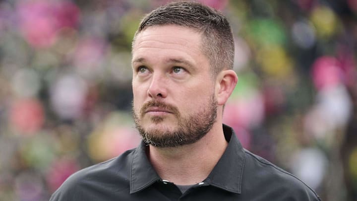 Oct 22, 2022; Eugene, Oregon, USA; Oregon Ducks head coach Dan Lanning watches the clock during the second half against the UCLA Bruins at Autzen Stadium. The Ducks won the game 45-30. Mandatory Credit: Troy Wayrynen-Imagn Images Oct 22, 2022; Eugene, Oregon, USA; Oregon Ducks head coach Dan Lanning watches the clock during the second half against the UCLA Bruins at Autzen Stadium. The Ducks won the game 45-30. Mandatory Credit: Troy Wayrynen-Imagn Images