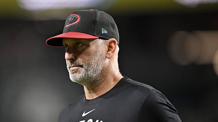 Aug 11, 2025; Arlington, Texas, USA; Arizona Diamondbacks manager Torey Lovullo (17) walks back to the dugout during the sixth inning against the Texas Rangers at Globe Life Field. Mandatory Credit: Jerome Miron-Imagn Images Aug 11, 2025; Arlington, Texas, USA; Arizona Diamondbacks manager Torey Lovullo (17) walks back to the dugout during the sixth inning against the Texas Rangers at Globe Life Field. Mandatory Credit: Jerome Miron-Imagn Images