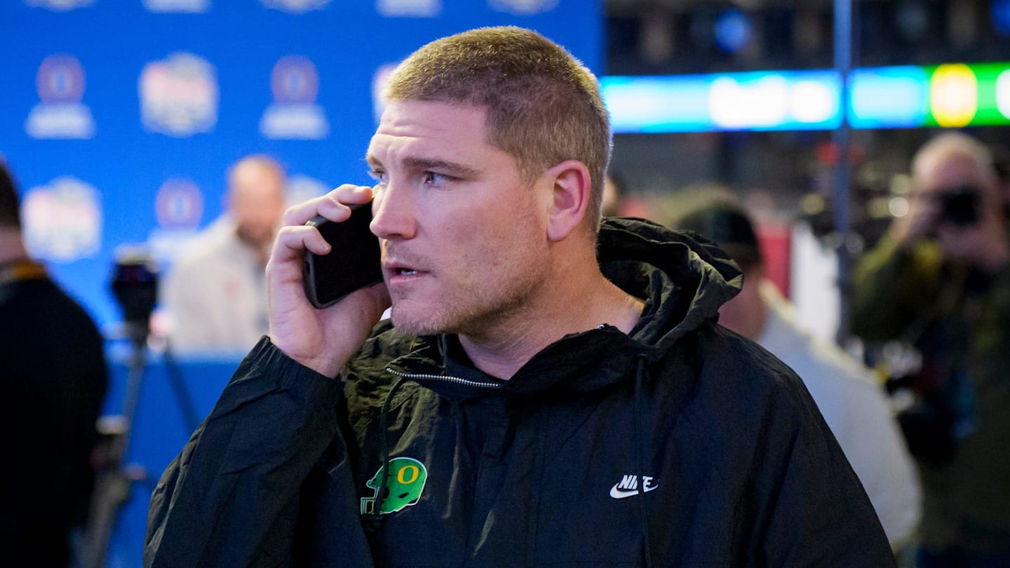 Tosh Lupoi Takes Inspiration From Oregon With Spring Game Tradition