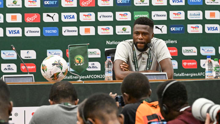 Chancel Mbemba en conférence de presse