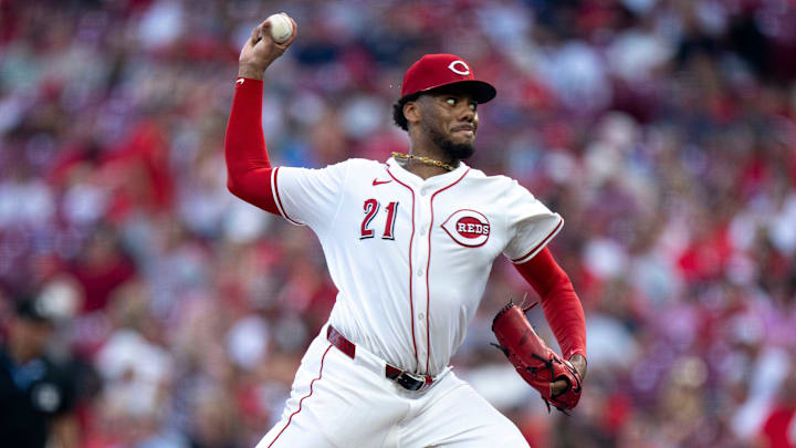 Cincinnati Reds pitcher Hunter Greene (21) pitches in the sixth inning between Cincinnati Reds and Philadelphia Phillies at Great American Ball Park in Cincinnati on Aug. 13, 2025.