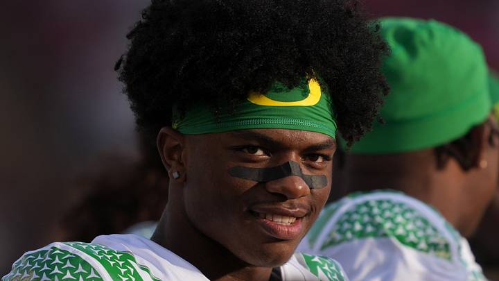 Sep 30, 2023; Stanford, California, USA; Oregon Ducks linebacker Jerry Mixon (54) during the third quarter against the Stanford Cardinal at Stanford Stadium. Mandatory Credit: Darren Yamashita-USA TODAY Sports Sep 30, 2023; Stanford, California, USA; Oregon Ducks linebacker Jerry Mixon (54) during the third quarter against the Stanford Cardinal at Stanford Stadium. Mandatory Credit: Darren Yamashita-USA TODAY Sports