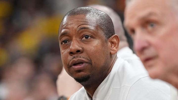 Tennessee associate head coach Justin Gainey during the NCAA Tournament Elite 8 game against Michigan at the United Center in Chicago on March 29, 2026.