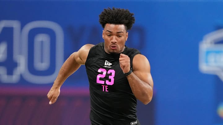 Feb 27, 2026; Indianapolis, IN, USA; Oregon tight end Kenyon Sadiq (TE23) during the NFL Scouting Combine at Lucas Oil Stadium.