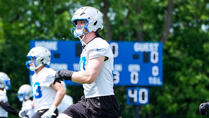 Detroit Lions defensive end Aidan Hutchinson (97).