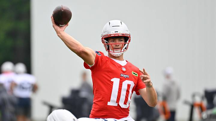 Jun 9, 2025; Foxborough, MA, USA; New England Patriots quarterback Drake Maye (10) throws a pass during minicamp at Gillette Stadium. Mandatory Credit: Eric Canha-Imagn Images Jun 9, 2025; Foxborough, MA, USA; New England Patriots quarterback Drake Maye (10) throws a pass during minicamp at Gillette Stadium. Mandatory Credit: Eric Canha-Imagn Images