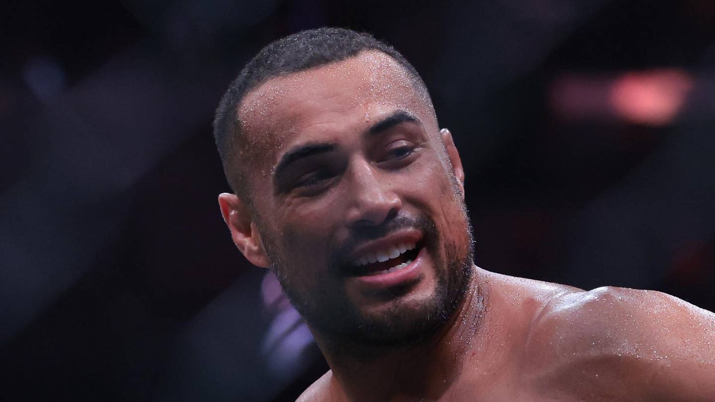 UFC Champion Carlos Ulberg Shares Huge Return Timeline Update Following Knee Surgery