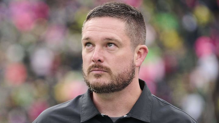 Oct 22, 2022; Eugene, Oregon, USA; Oregon Ducks head coach Dan Lanning watches the clock during the second half against the UCLA Bruins at Autzen Stadium. The Ducks won the game 45-30. Mandatory Credit: Troy Wayrynen-Imagn Images