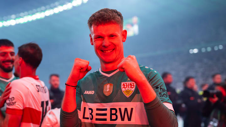 Alexander Nübel feierte mit dem VfB den Pokalsieg Alexander Nübel feierte mit dem VfB den Pokalsieg