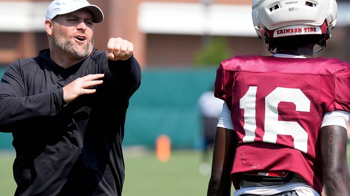 Aug. 7, 2026; Tuscaloosa, AL, USA; Defensive coordinator Kane Wommack gives some directions to defensive back Jorden Edmonds (16) during practice for the Alabama Crimson Tide. Aug. 7, 2026; Tuscaloosa, AL, USA; Defensive coordinator Kane Wommack gives some directions to defensive back Jorden Edmonds (16) during practice for the Alabama Crimson Tide.