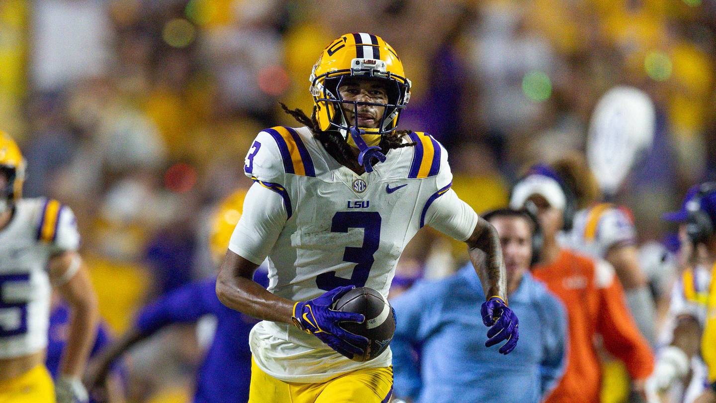 Best Players at Every Defensive Position That Texas Will Face in 2026