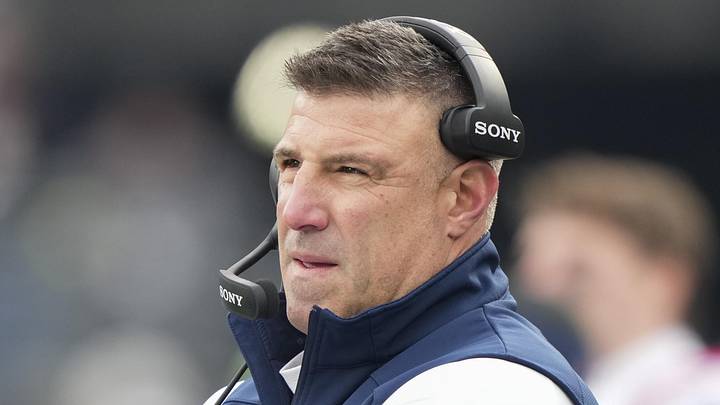 Dec 28, 2025; East Rutherford, New Jersey, USA; New England Patriots head coach Mike Vrabel during the first quarter of the game against the New York Jets at MetLife Stadium. Mandatory Credit: Robert Deutsch-Imagn Images