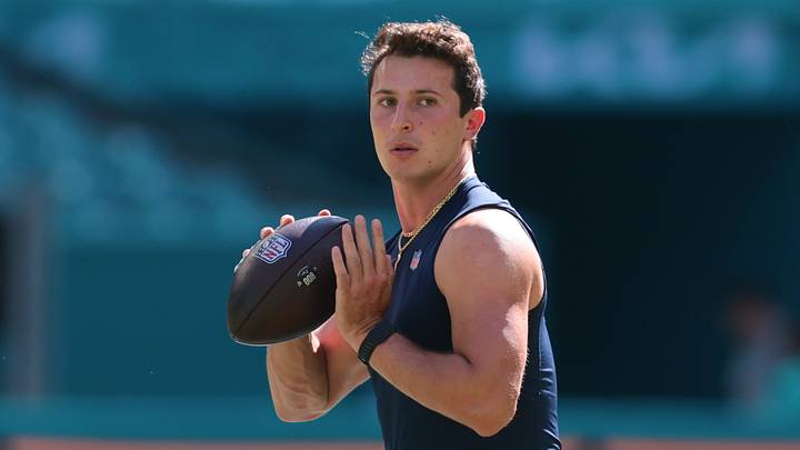 New England Patriots quarterback Tommy DeVito New England Patriots quarterback Tommy DeVito