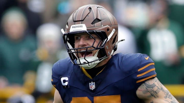 Green Bay Packers tight end Tucker Kraft (85) runs onto the field before the game against the Carolina Panthers.
