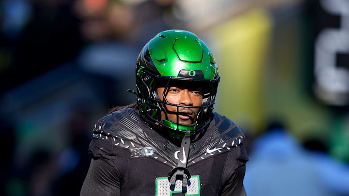 Oregon running back Noah Whittington takes the field for warmups as the Oregon Ducks host the USC Trojans on Nov. 22, 2025, at Autzen Stadium in Eugene, Oregon. Oregon running back Noah Whittington takes the field for warmups as the Oregon Ducks host the USC Trojans on Nov. 22, 2025, at Autzen Stadium in Eugene, Oregon.