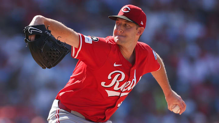 Cincinnati Reds pitcher Nick Lodolo (40) throws a pitch 