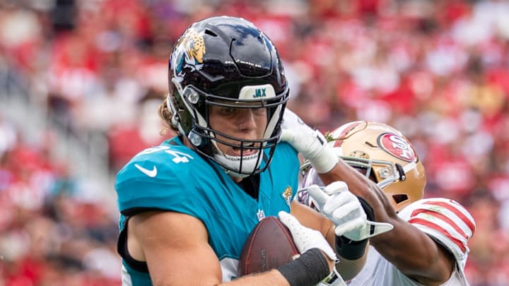September 28, 2025; Santa Clara, California, USA; Jacksonville Jaguars tight end Hunter Long (84) catches a touchdown pass as San Francisco 49ers wide receiver Junior Bergen (86) defends during the second half at Levi's Stadium. September 28, 2025; Santa Clara, California, USA; Jacksonville Jaguars tight end Hunter Long (84) catches a touchdown pass as San Francisco 49ers wide receiver Junior Bergen (86) defends during the second half at Levi's Stadium.