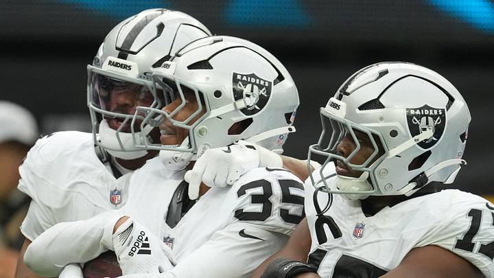 Sep 20, 2026; Inglewood, California, USA; Las Vegas Raiders cornerback Hezekiah Masses (35) and Las Vegas Raiders linebacker Nakobe Dean (17) react after a play against the Los Angeles Chargers during the second half at SoFi Stadium. Mandatory Credit: Kirby Lee-Imagn Images Sep 20, 2026; Inglewood, California, USA; Las Vegas Raiders cornerback Hezekiah Masses (35) and Las Vegas Raiders linebacker Nakobe Dean (17) react after a play against the Los Angeles Chargers during the second half at SoFi Stadium. Mandatory Credit: Kirby Lee-Imagn Images
