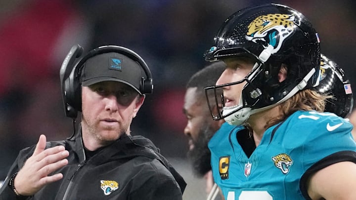Oct 19, 2025; London, United Kingdom; Jacksonville Jaguars head coach Liam Coen talks with quarterback Trevor Lawrence (16) on the sidelines during the second half of an NFL International Series game at Wembley Stadium. Mandatory Credit: Kirby Lee-Imagn Images Oct 19, 2025; London, United Kingdom; Jacksonville Jaguars head coach Liam Coen talks with quarterback Trevor Lawrence (16) on the sidelines during the second half of an NFL International Series game at Wembley Stadium. Mandatory Credit: Kirby Lee-Imagn Images