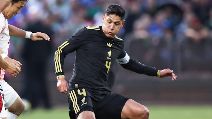 Edson Álvarez arrancó como titular frente a Japón y ahora falta ver el grado de su lesión