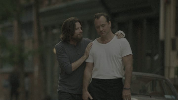 Black Rabbit. (L to R) Jason Bateman as Vince, Jude Law as Jake in episode 103 of Black Rabbit