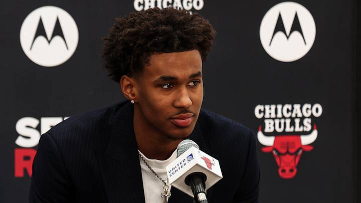 Dailyn Swain takes questions from reporters during his introductory press conference with the Chicago Bulls. Dailyn Swain takes questions from reporters during his introductory press conference with the Chicago Bulls.