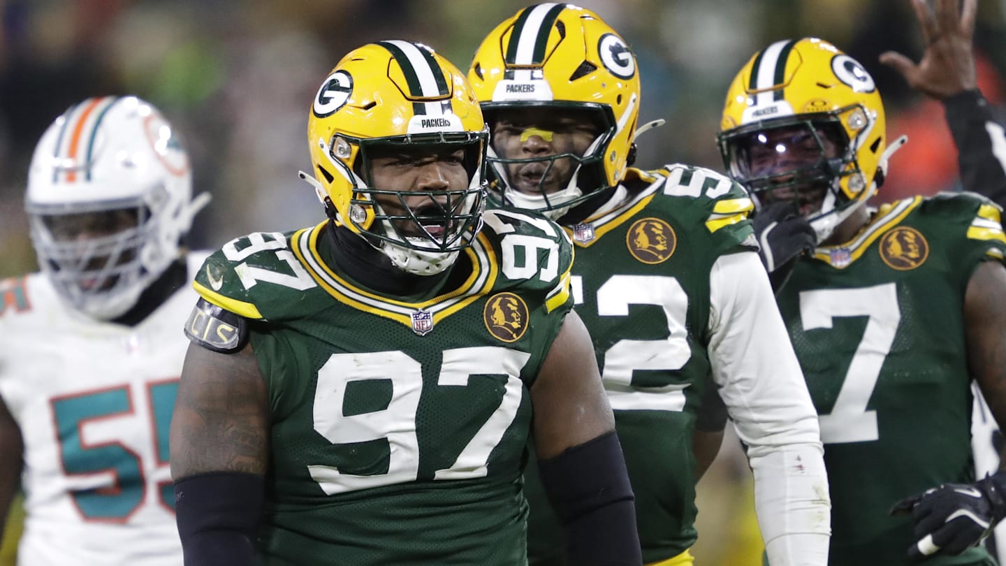 Rashan Gary Excited For Cowboys Rebuild With Key Familiar Presence