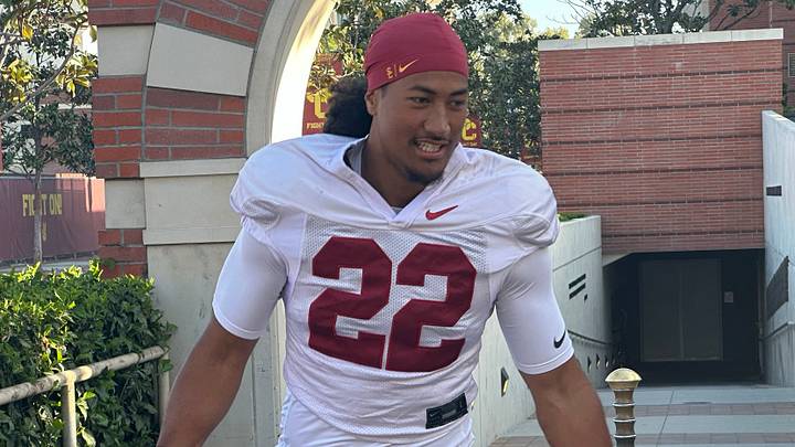 USC Trojans freshman linebacker Talanoa Ili USC Trojans freshman linebacker Talanoa Ili
